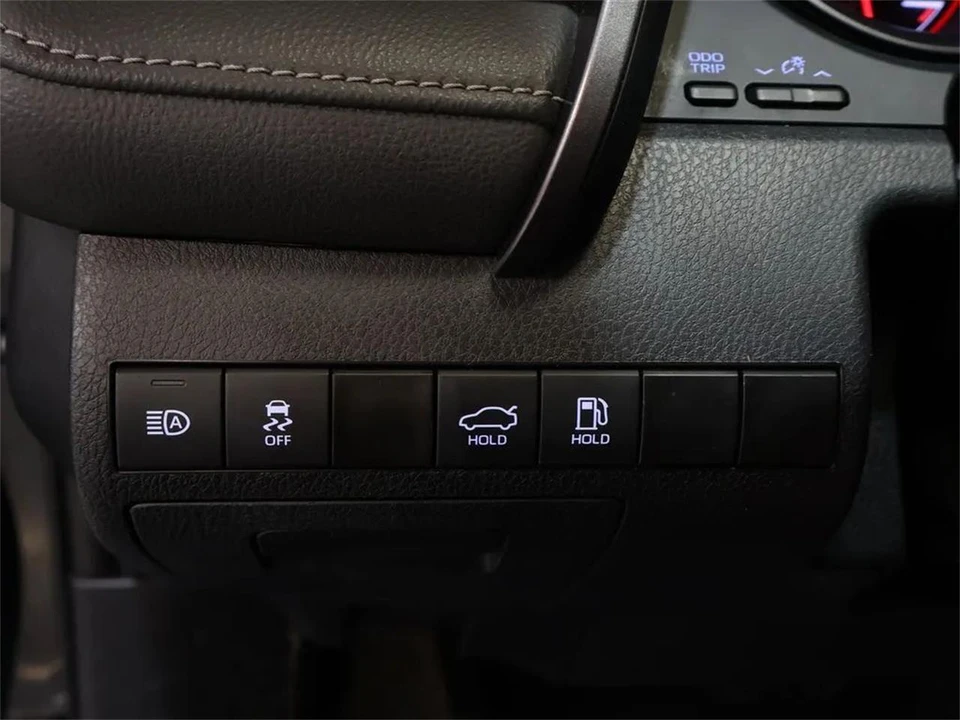 2023 Toyota Camry 8th Gen - Image 13 of 31