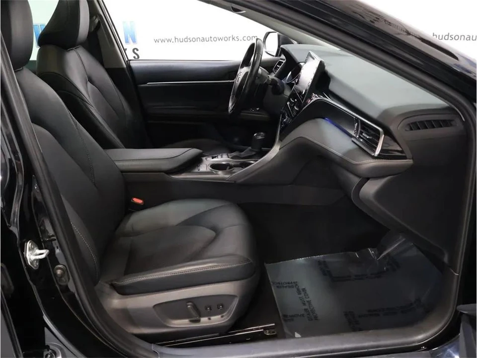 2023 Toyota Camry 8th Gen - Image 28 of 31