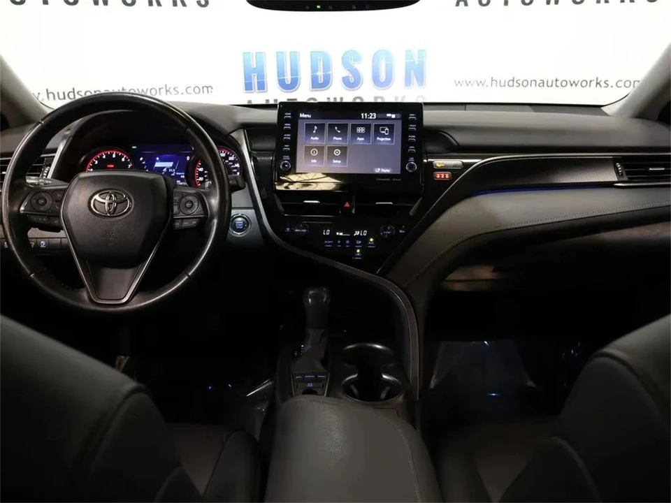 2023 Toyota Camry 8th Gen - Image 24 of 31
