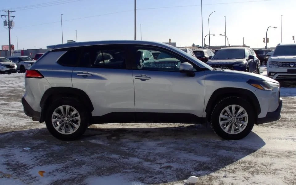 2023 Toyota Corolla Cross - Image 3 of 7