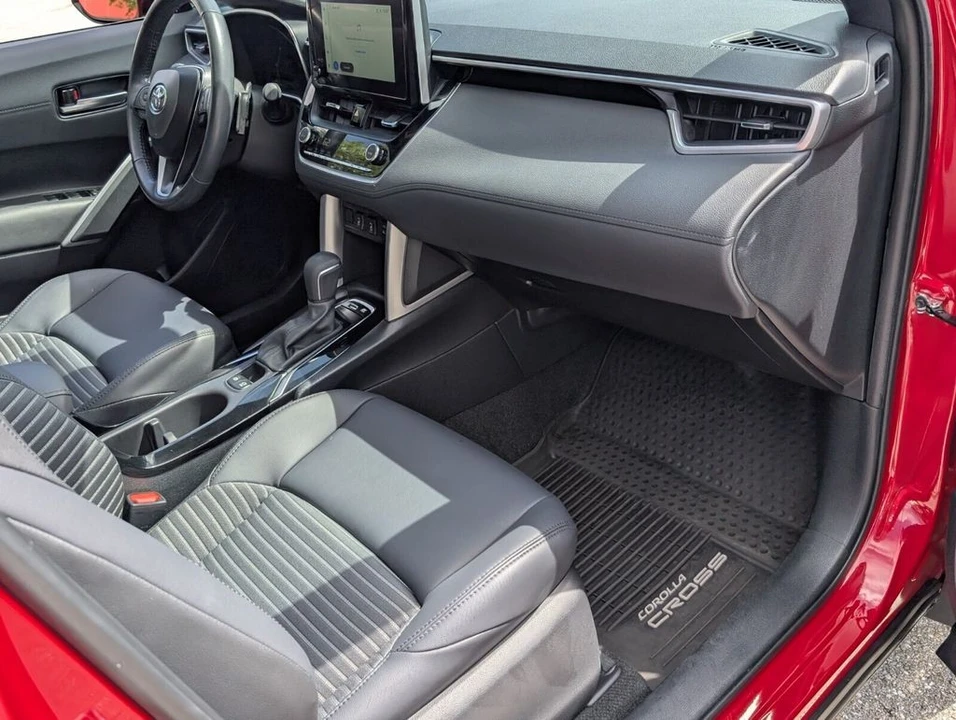 2023 Toyota Corolla Cross - Image 18 of 21