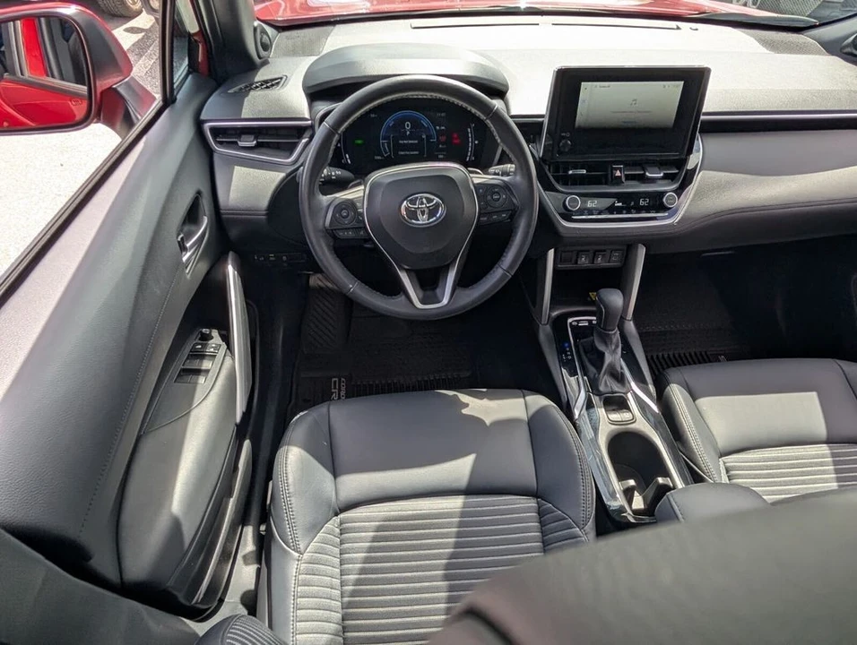 2023 Toyota Corolla Cross - Image 13 of 21