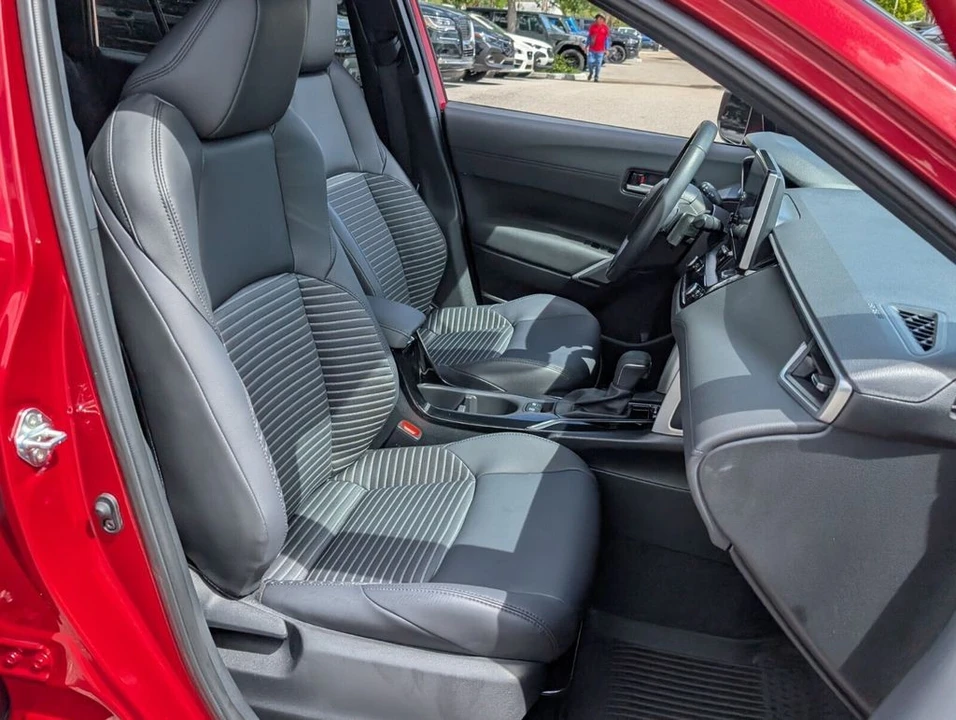2023 Toyota Corolla Cross - Image 19 of 21