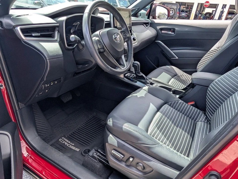 2023 Toyota Corolla Cross - Image 11 of 21