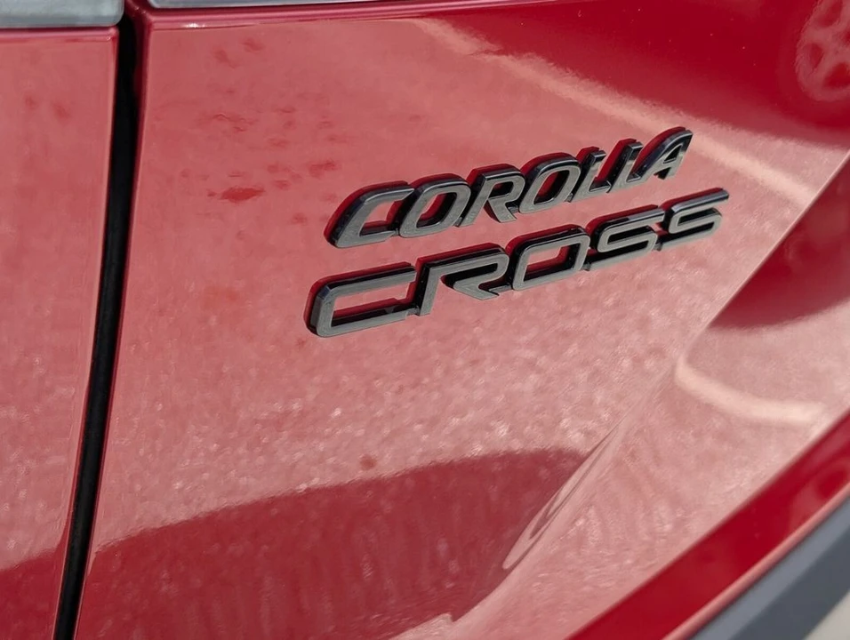2023 Toyota Corolla Cross - Image 15 of 21