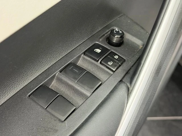 2023 Toyota Corolla Cross - Image 18 of 31