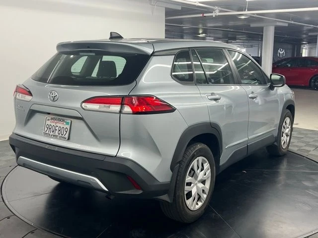 2023 Toyota Corolla Cross - Image 4 of 8
