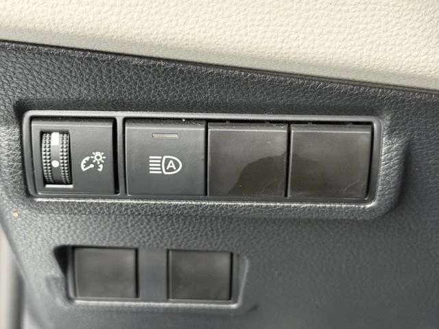 2023 Toyota Corolla Cross - Image 26 of 31