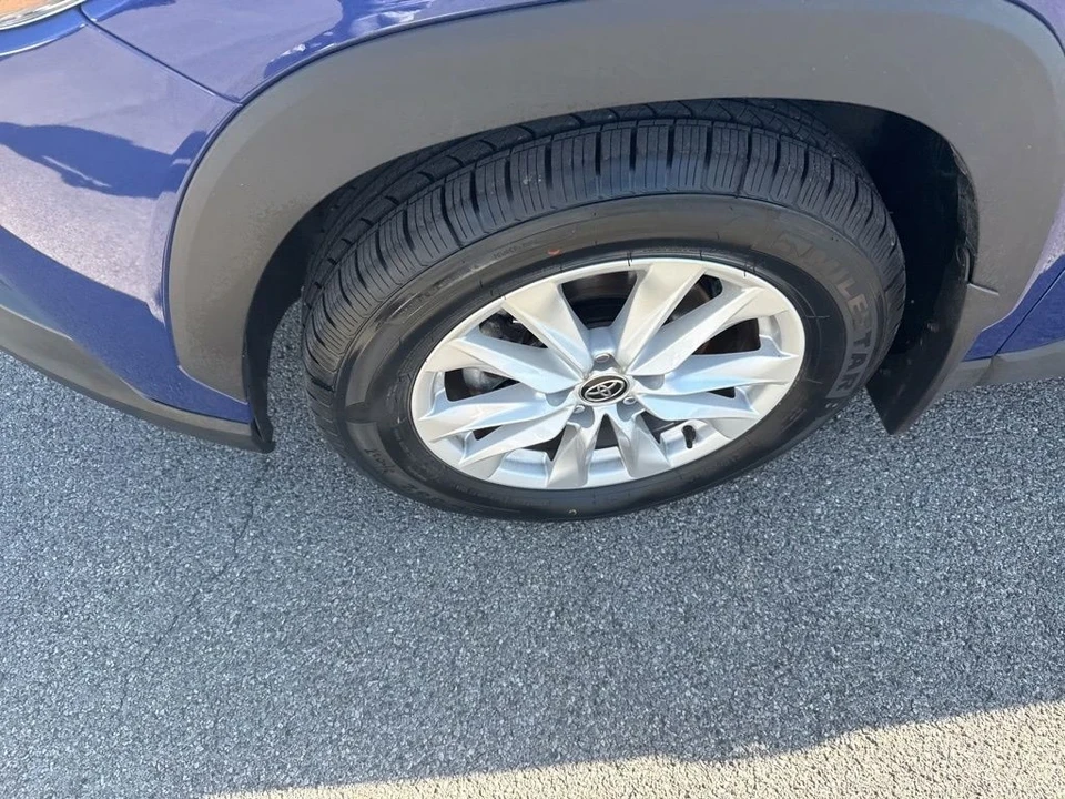 2023 Toyota Corolla Cross - Image 10 of 12