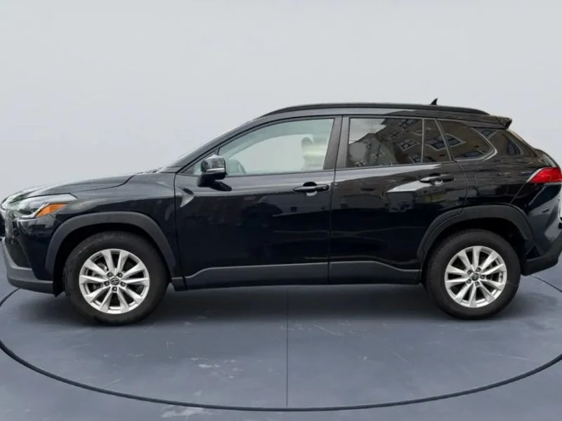 2023 Toyota Corolla Cross - Image 2 of 12