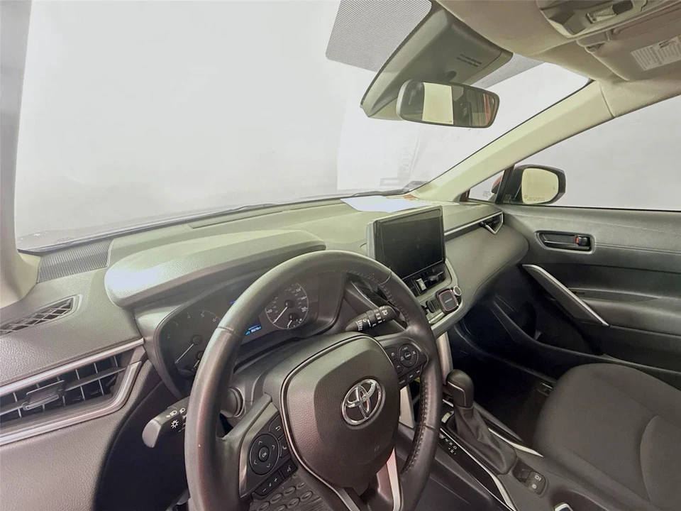 2023 Toyota Corolla Cross - Image 6 of 14