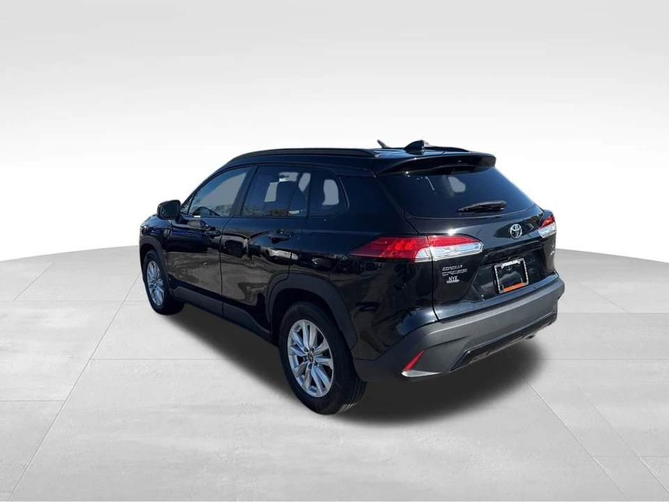2023 Toyota Corolla Cross - Image 3 of 12