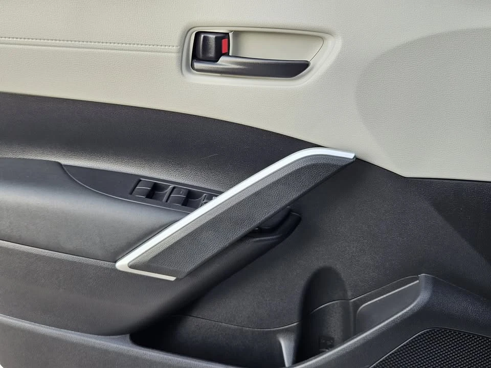 2023 Toyota Corolla Cross - Image 16 of 19