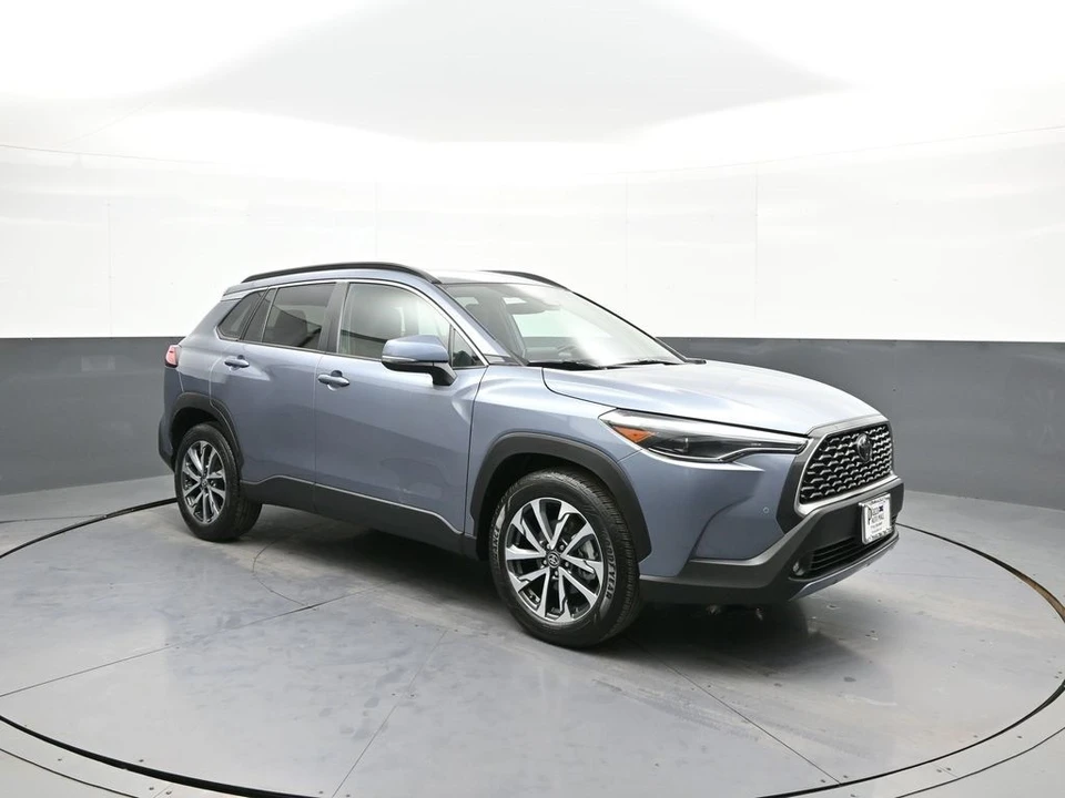 2023 Toyota Corolla Cross - Image 4 of 12