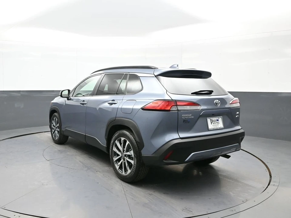 2023 Toyota Corolla Cross - Image 8 of 12