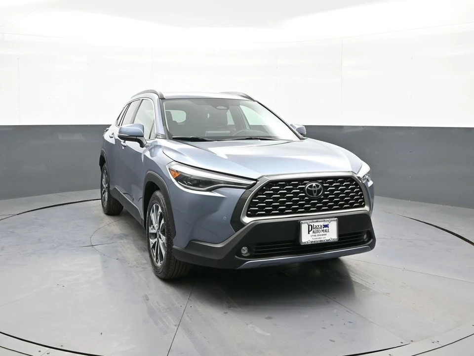 2023 Toyota Corolla Cross - Image 3 of 12