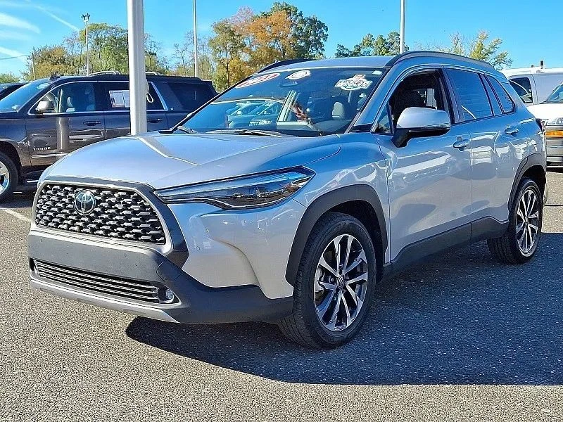 2023 Toyota Corolla Cross - Image 4 of 12
