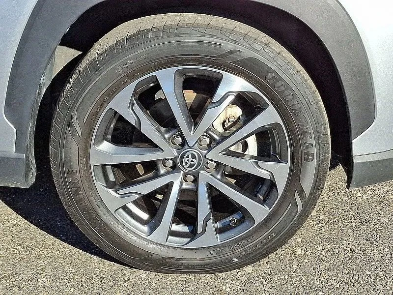 2023 Toyota Corolla Cross - Image 9 of 12