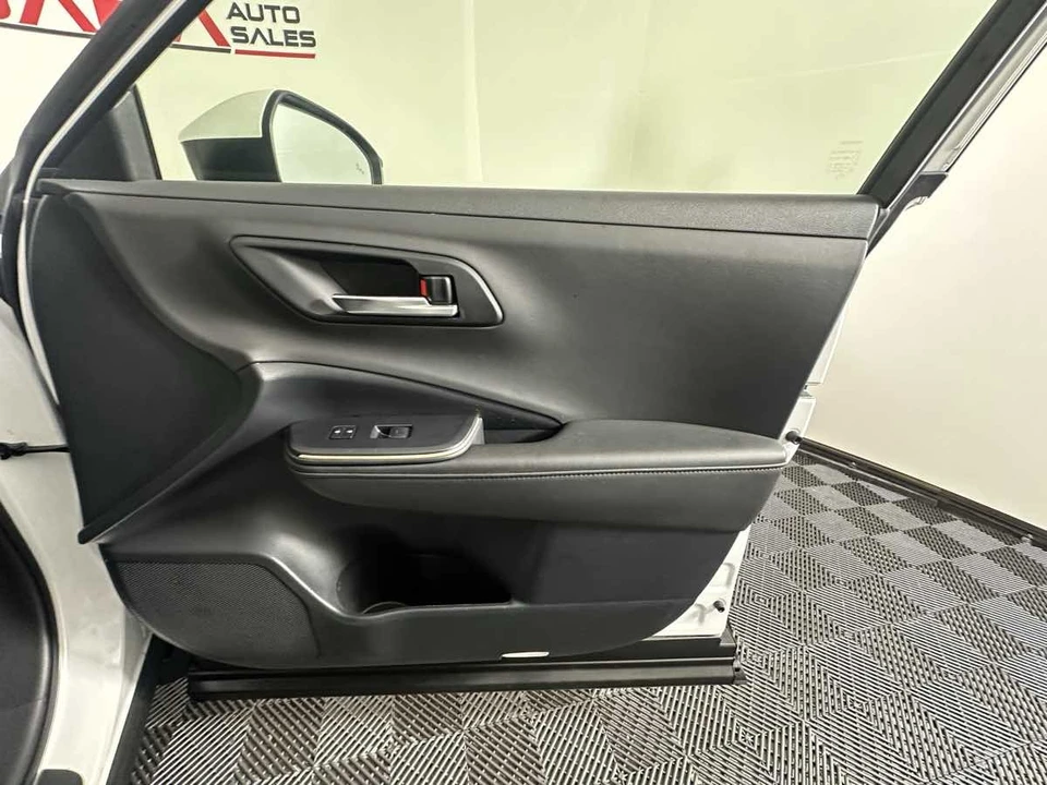 2023 Toyota Crown 16th Gen - Image 16 of 31