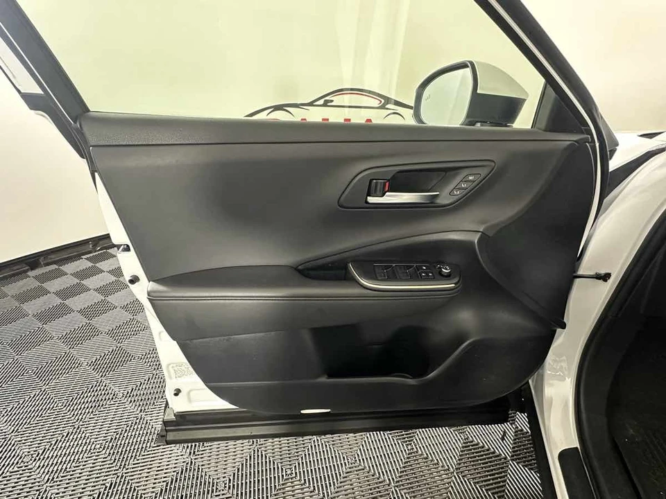 2023 Toyota Crown 16th Gen - Image 15 of 31