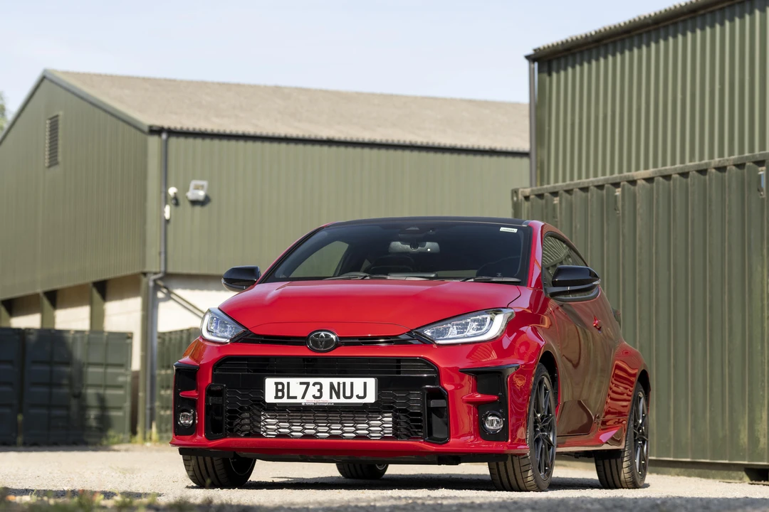 2023 Toyota Yaris - Image 2 of 31