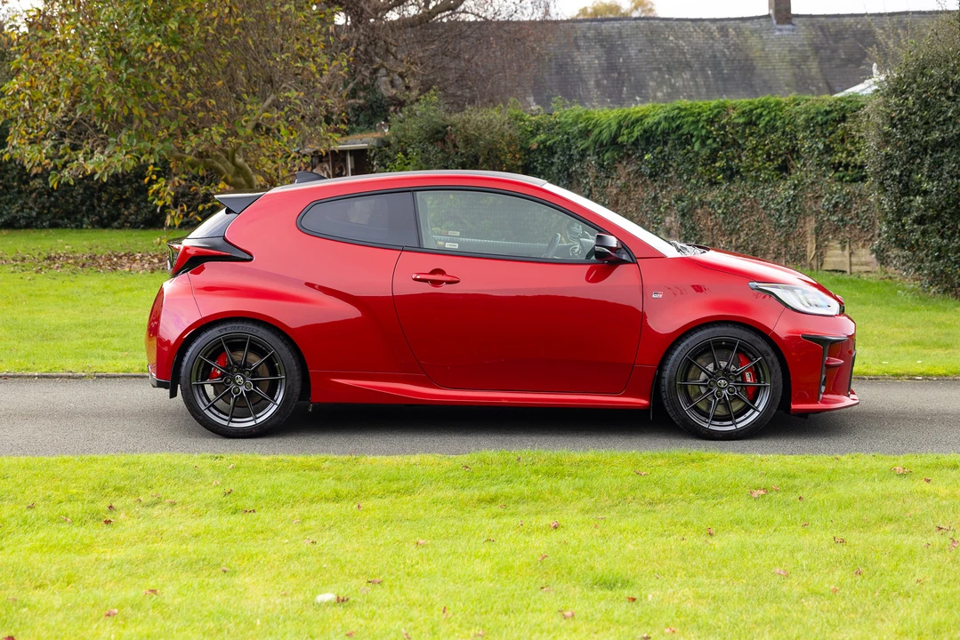 2023 Toyota Yaris - Image 12 of 31