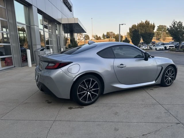 2023 Toyota GR86 2nd Gen - Image 5 of 31