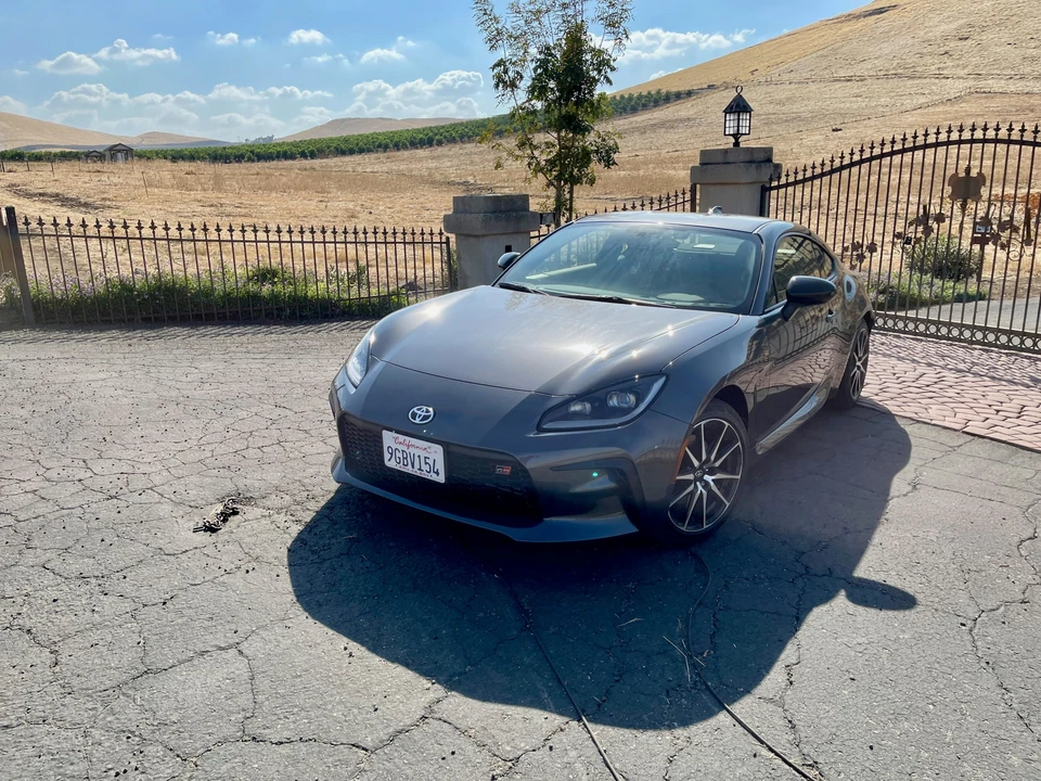 2023 Toyota GR86 2nd Gen - Image 9 of 31