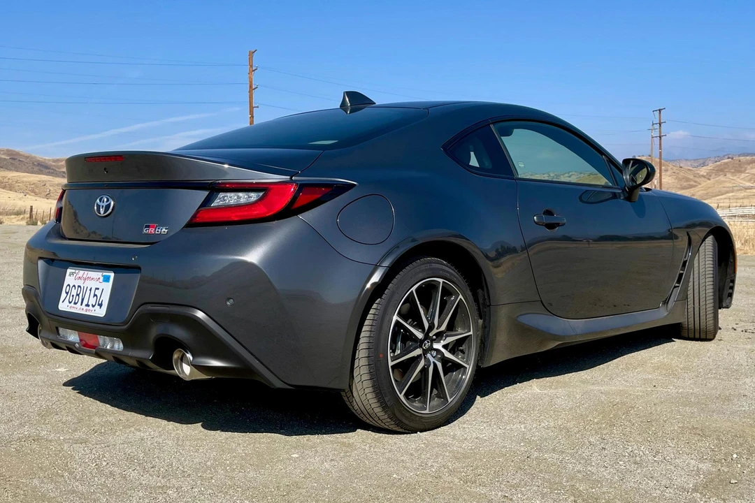 2023 Toyota GR86 2nd Gen - Image 4 of 31