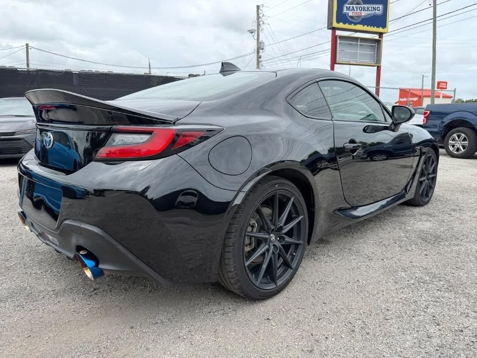 2023 Toyota GR86 2nd Gen - Image 5 of 20