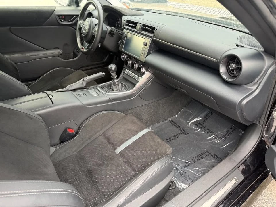 2023 Toyota GR86 2nd Gen - Image 16 of 20