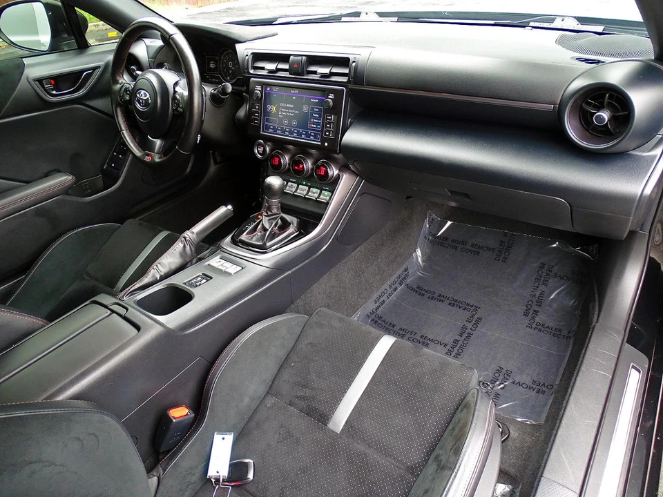 2023 Toyota GR86 2nd Gen - Image 29 of 31