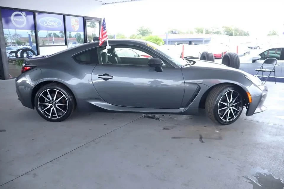 2023 Toyota GR86 2nd Gen - Image 3 of 11