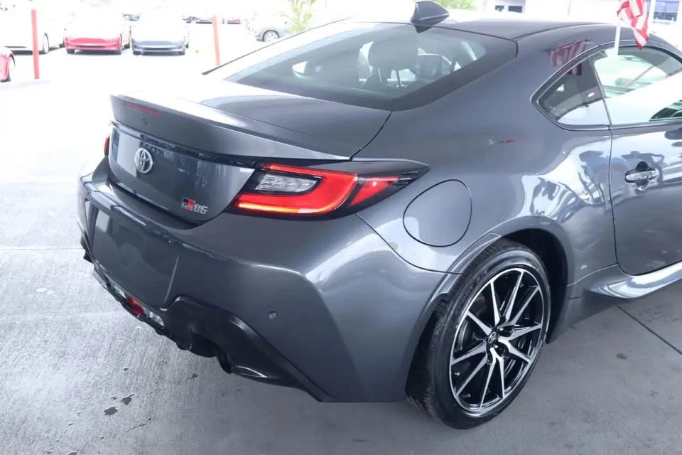 2023 Toyota GR86 2nd Gen - Image 4 of 11