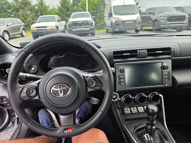 2023 Toyota GR86 2nd Gen - Image 5 of 28