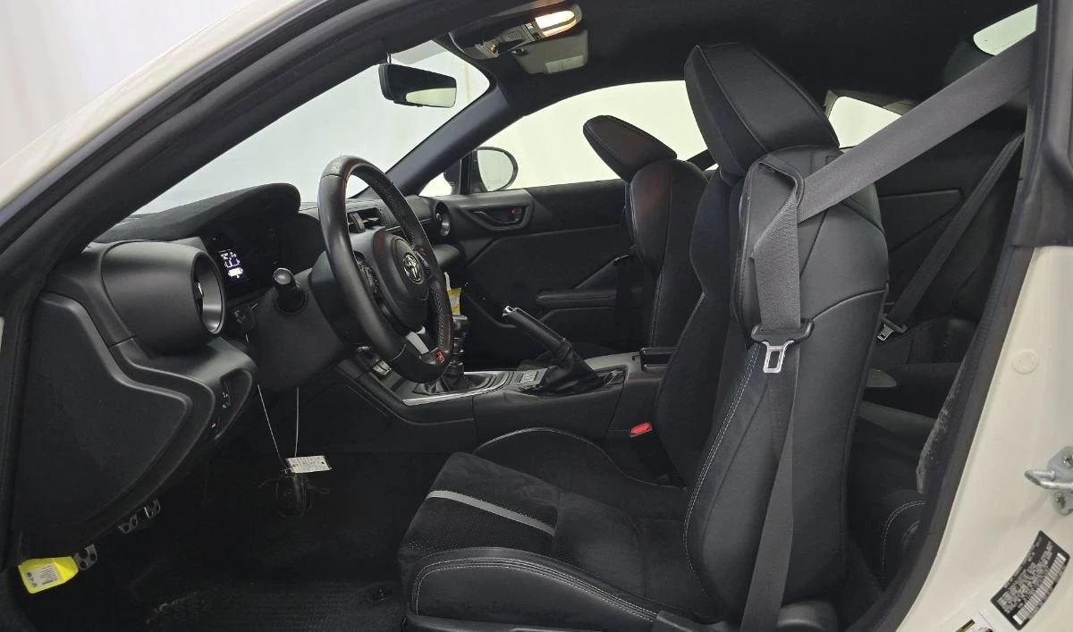 2023 Toyota GR86 2nd Gen - Image 6 of 23