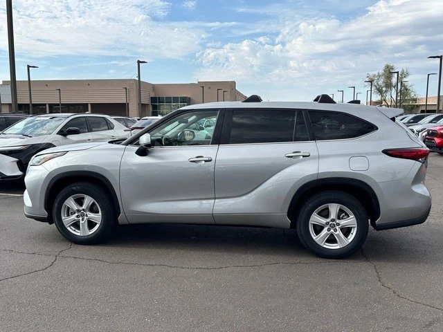 2023 Toyota Highlander - Image 3 of 20