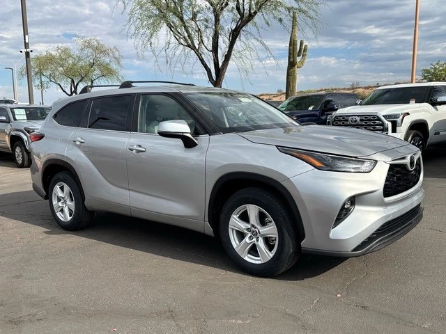 2023 Toyota Highlander - Image 9 of 20