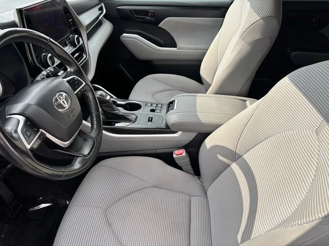 2023 Toyota Highlander - Image 19 of 20