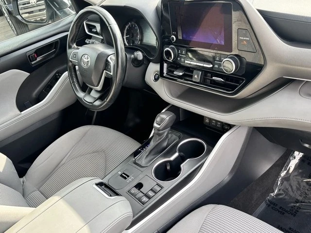 2023 Toyota Highlander - Image 11 of 20