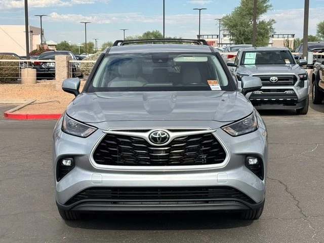2023 Toyota Highlander - Image 6 of 20