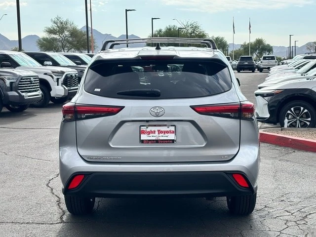 2023 Toyota Highlander - Image 5 of 20