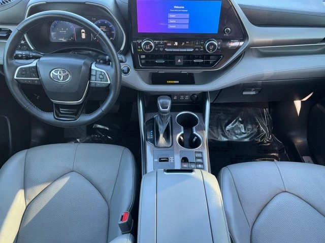 2023 Toyota Highlander - Image 14 of 20