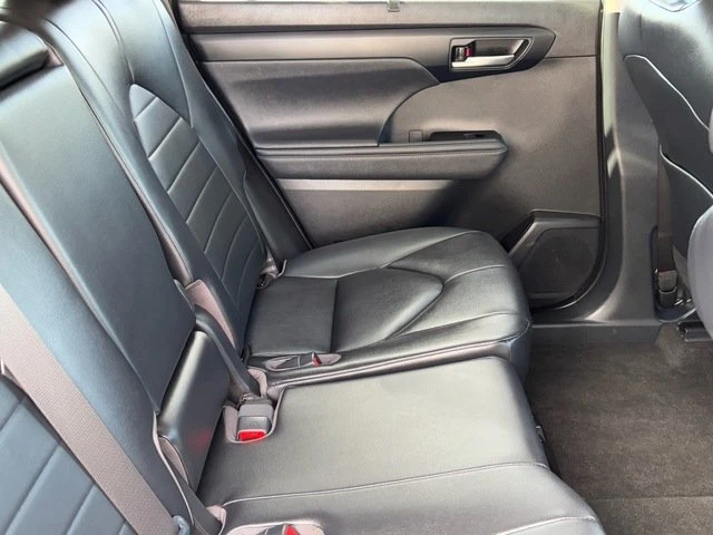 2023 Toyota Highlander - Image 14 of 20