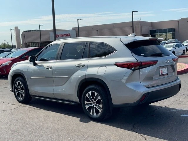 2023 Toyota Highlander - Image 5 of 20