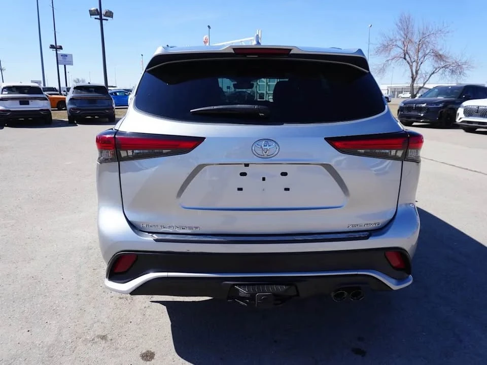 2023 Toyota Highlander - Image 5 of 17