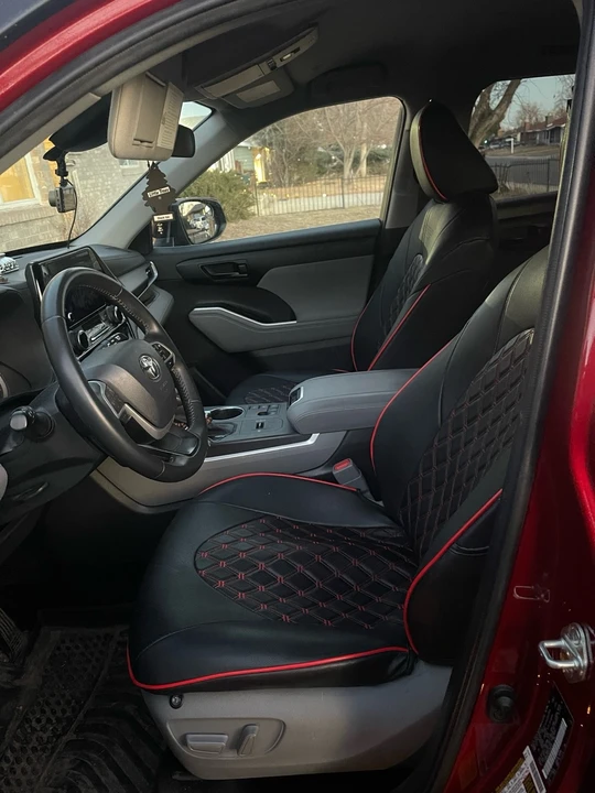 2023 Toyota Highlander - Image 12 of 17