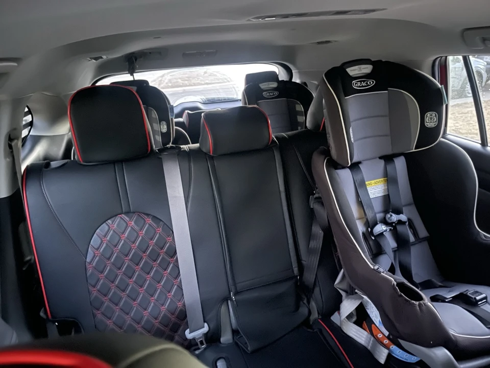 2023 Toyota Highlander - Image 7 of 17
