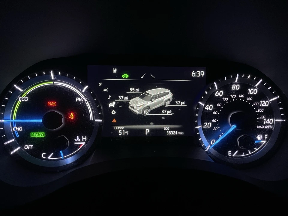 2023 Toyota Highlander - Image 15 of 17