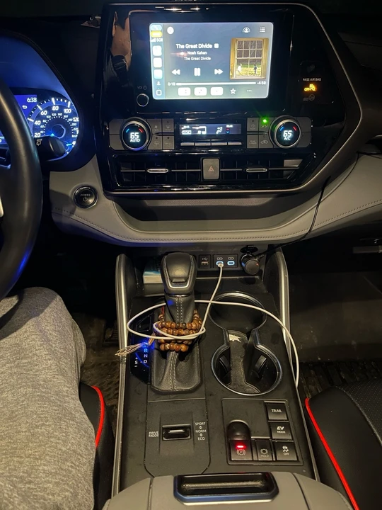 2023 Toyota Highlander - Image 14 of 17